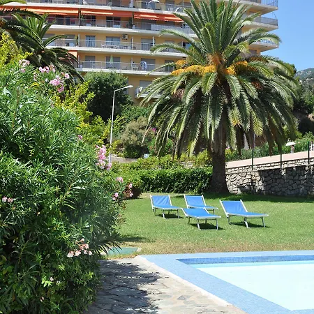 サン ビーチ アジャクシオ